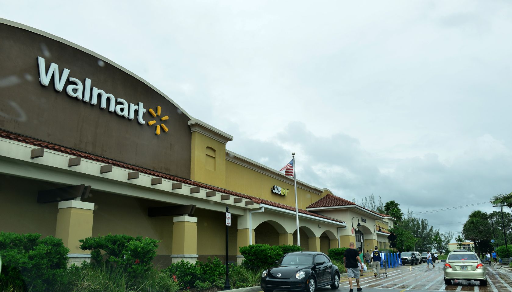 Florida prepares for Hurricane Matthew