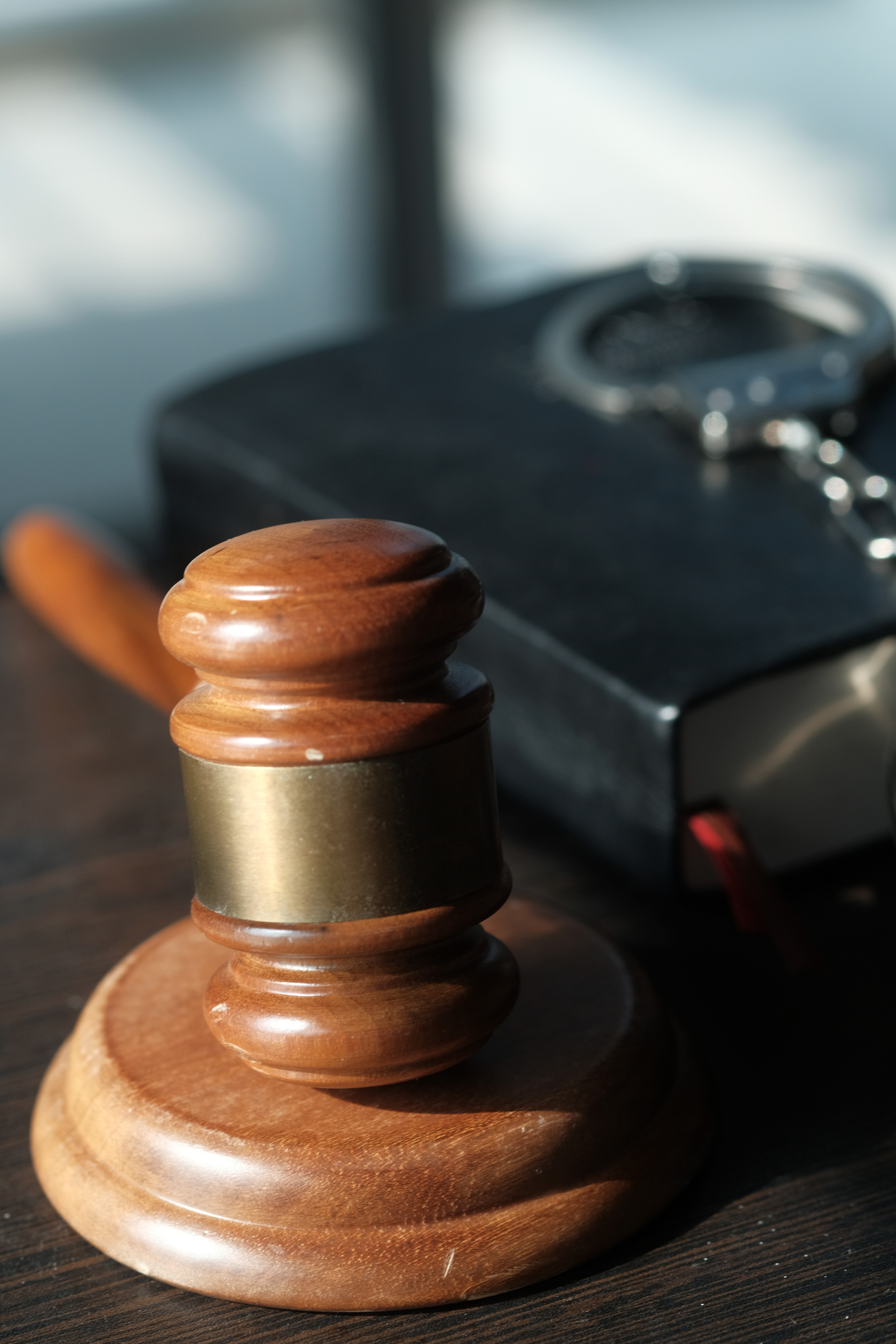 gavel and handcuff